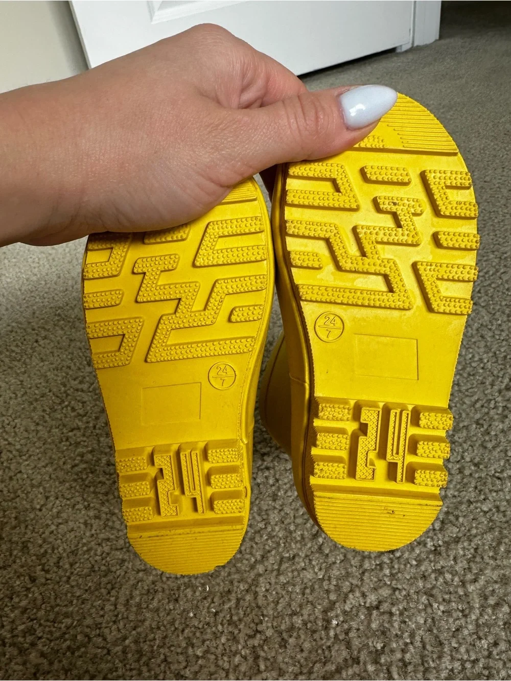 Pokémon Pikachu Yellow Rain Boots Kids Size 7.5 / EU 24 Waterproof Rubber Boots